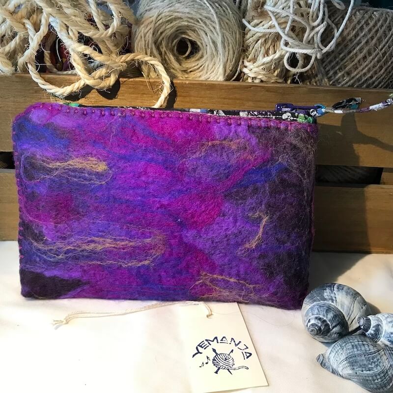 Purse with zip in purples - Image 3