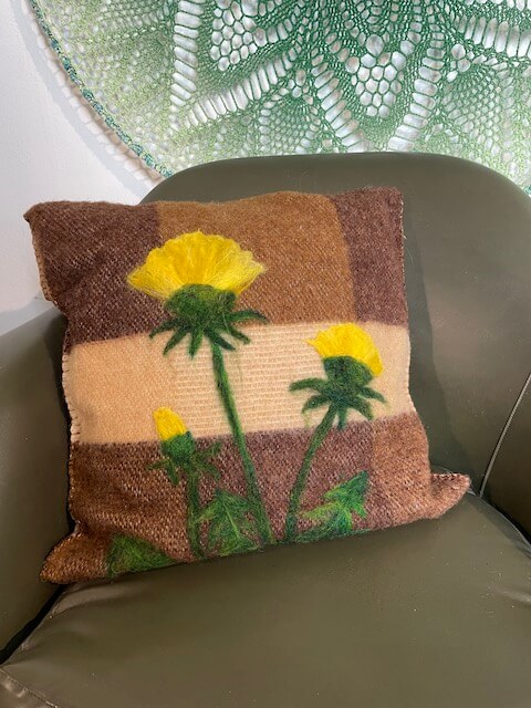 Decorative cushion, 'dandelions'