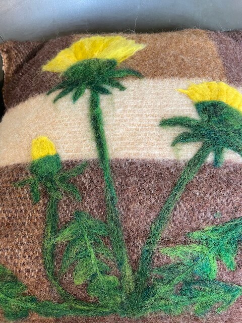 Decorative cushion, 'dandelions' - Image 2