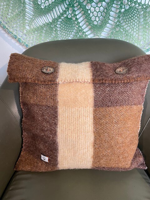 Decorative cushion, 'magnolia' - Image 2