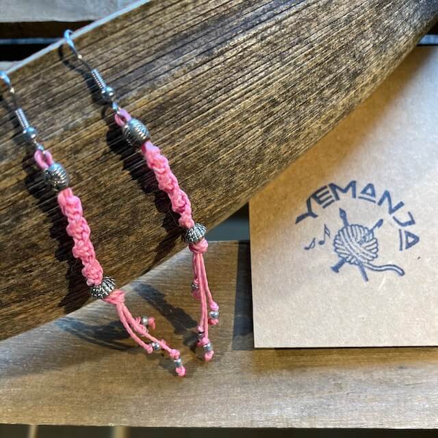 Earrings, macramé pink